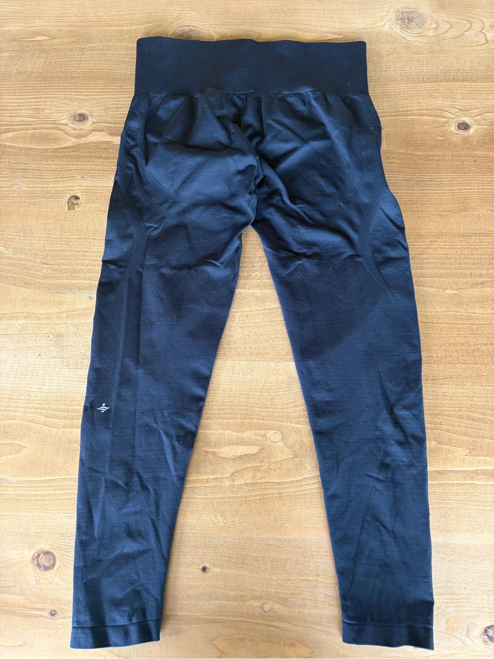 Halara Women’s Black Stretch Leggings. Great for everyday or workout wear.